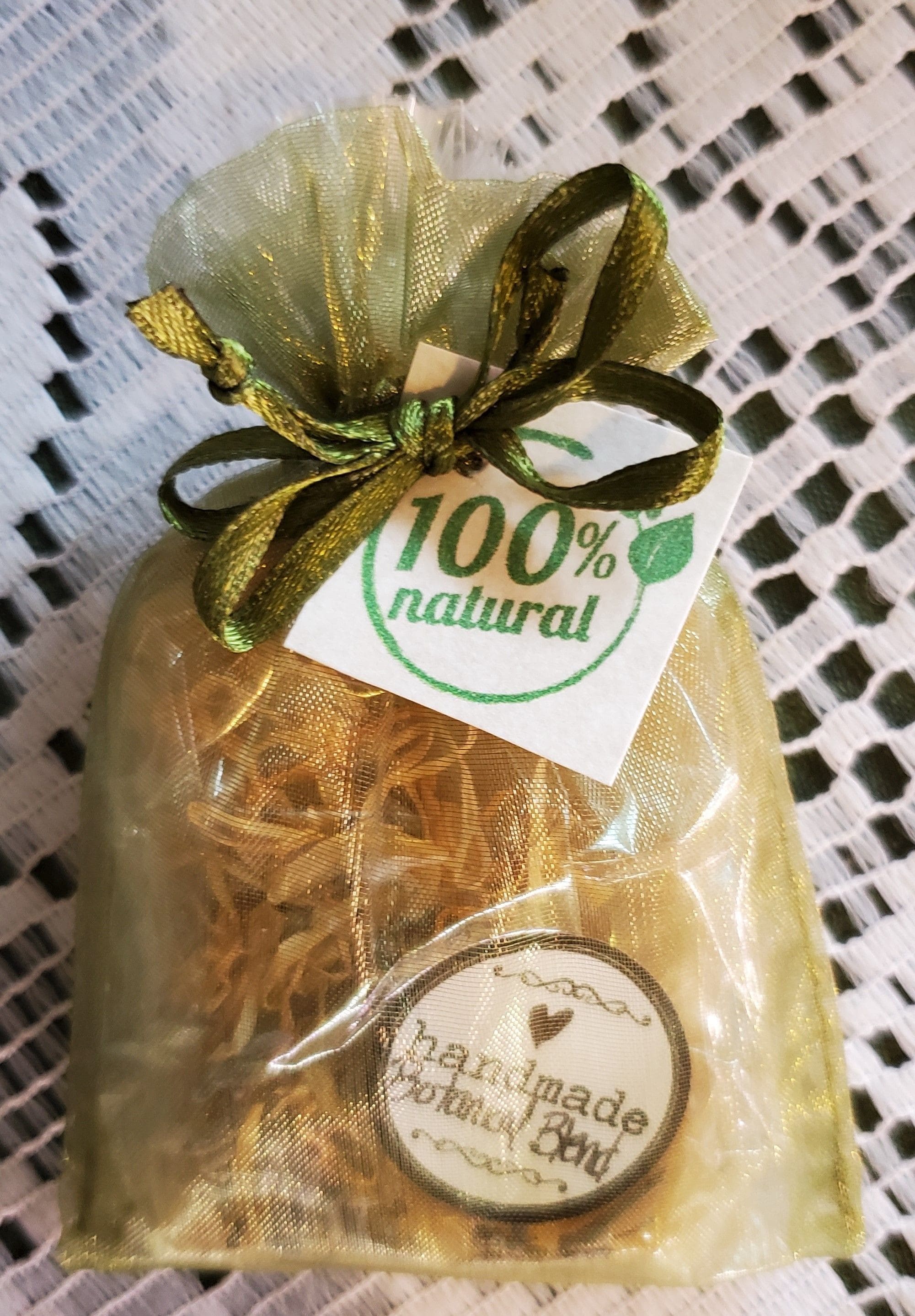 Our top quality soap gift favours are hand made in Manitoba in small batches with no dyes, preservatives or chemical scents.  Vegan varieties. Love Local!